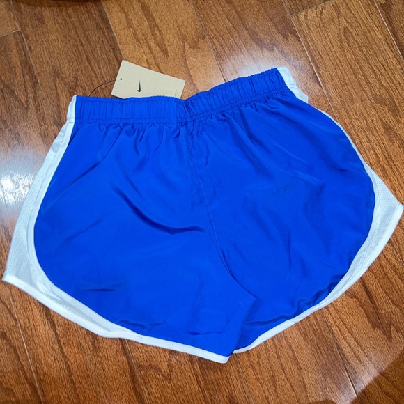 Nike running shorts - Picture 2 of 2